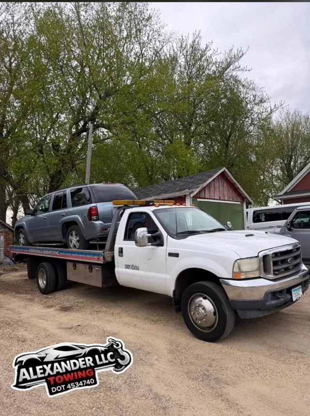 Chevy Suburban flatbed towing Minnesota