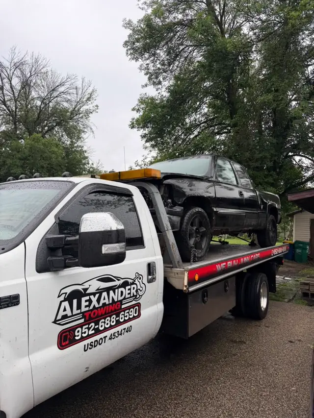 Pickup truck flatbed towing in Minnesota