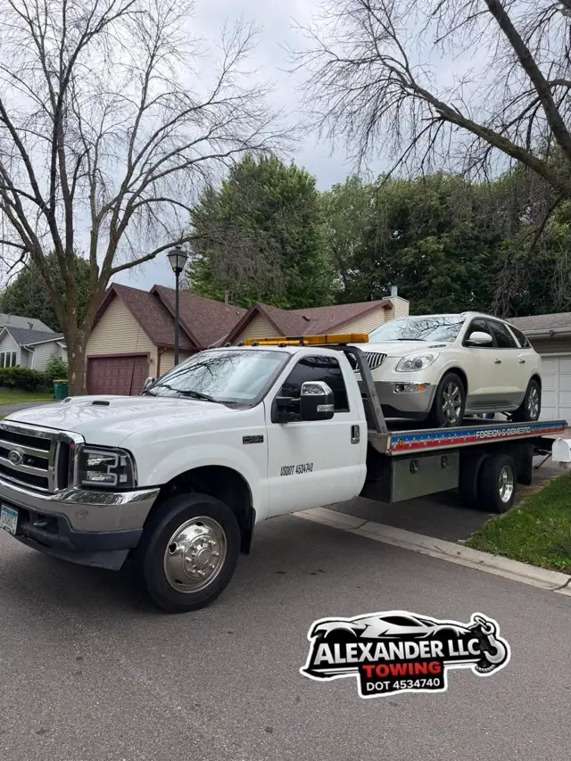 Towing an SUV in Inver Grove Heights, Minnesota